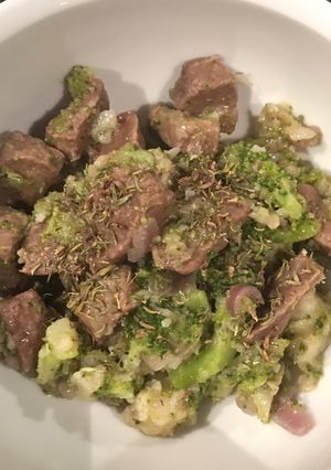 Foto di Agnello con cavolfiore e broccoli