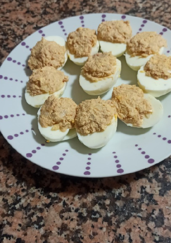 Una foto de 🥚Huevos rellenos de atún 🐟