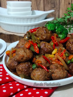 Foto resep Bola Daging kuah Bistik Pedas