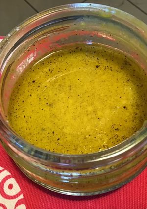 Une photo de Sauce salade au vinaigre de cidre et moutarde aromatisée
