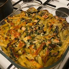 A picture of Creamy Chicken & Mushroom Pasta Bake.
