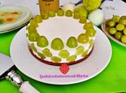 Una foto de postres con uvas sin horno
