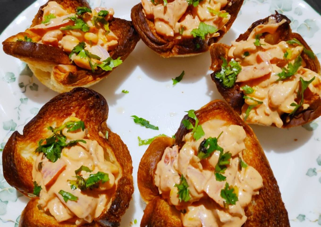 Step-by-Step Guide to Make Any-night-of-the-week Creamy corn in bread
baskets
