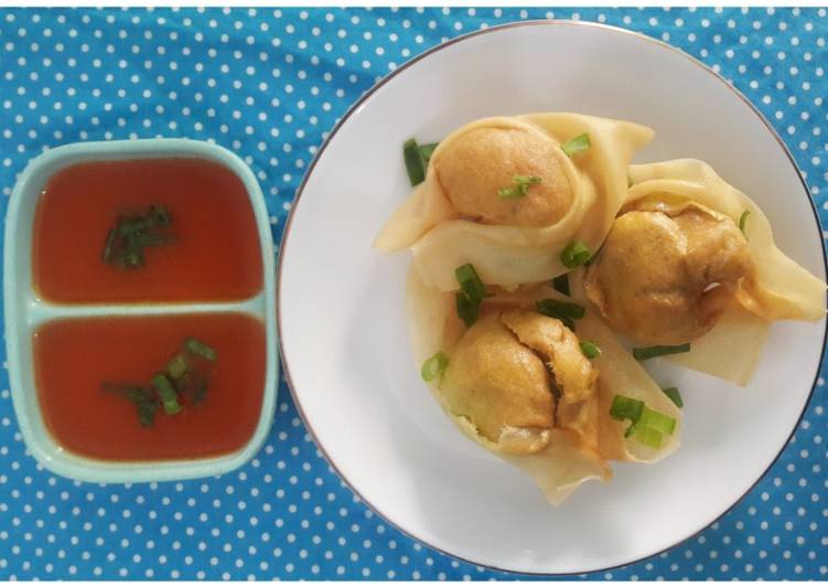 Pangsit goreng isi udang