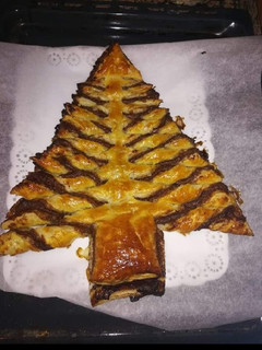 Una foto de Árbol de Navidad de hojaldre con chocolate