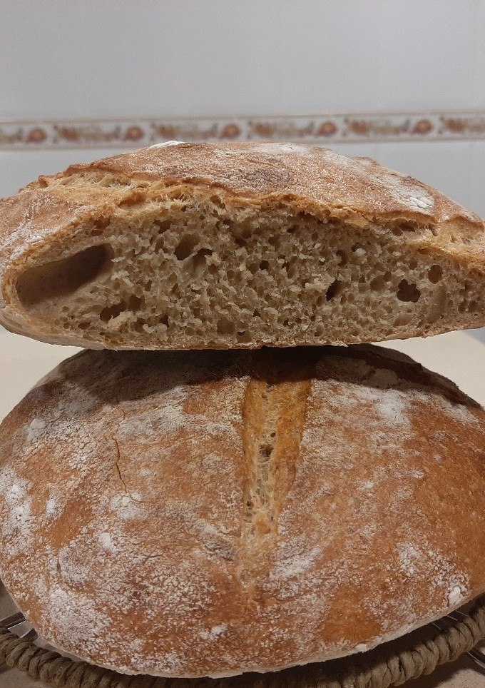 Una foto de Pan de espelta y trigo con masa madre