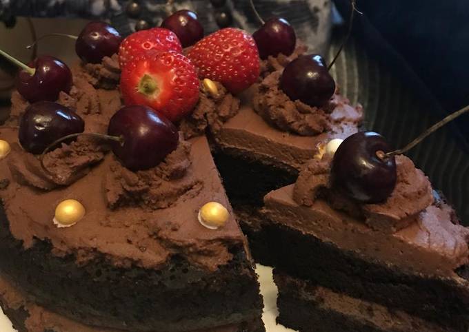 Chocolate cake with chocolate fresh cream