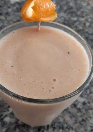 Una foto de Smoothie de papaya y guineo 🍌