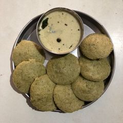 A picture of Spinch (palk) idli.