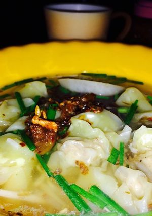 Hình của món Mì hoành thánh nửa đêm.