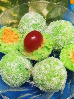 નારિયેળના લાડુ (Coconut Ladoo Recipe In Gujarati) રેસીપી મુખ્ય ફોટો