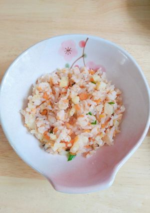 Hình của món Cơm chiên cá bống ngũ vị cho bé.