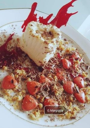 A picture of Heart of Semifreddo with Zabaione and Amaretti.