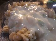 Una foto de salsa blanca con maizena verdeo