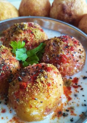 દહીં પેટીસ(dahi petties in Gujarati) રેસીપી મુખ્ય ફોટો