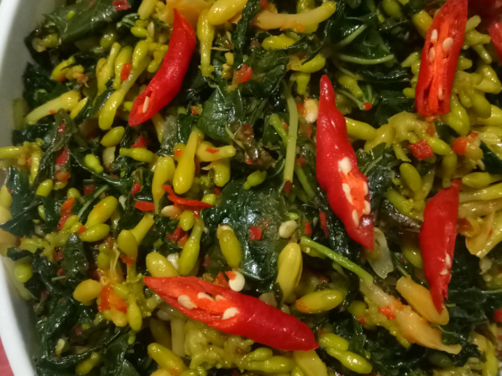 Langkah Mudah untuk Menyiapkan Tumis bunga pepaya daun singkong, Lezat