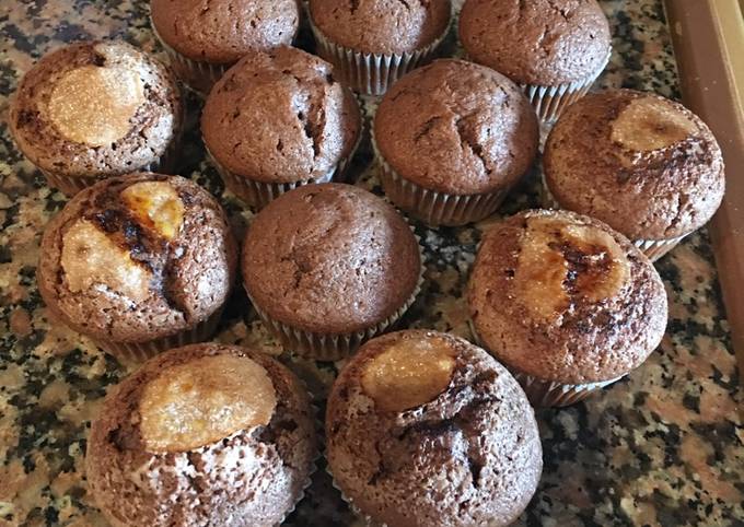 Magdalenas de yogur de galletas María con chocolate al anís Receta de Gemma  Solanesp- Cookpad