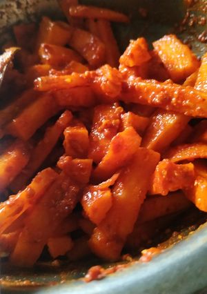 ગાજરનું અથાણું (Gajar Athanu Recipe In Gujarati) રેસીપી મુખ્ય ફોટો