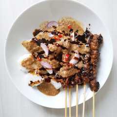 รูปของ Sate ayam bumbu kacang