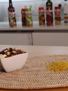 Una foto de Fideos tostados con pulpo y Ali-Oli