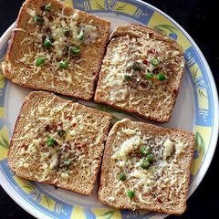 A picture of Chilli cheese toast.