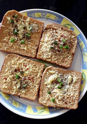A picture of Chilli cheese toast.