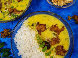 કાંદા પકોડા કઢી(kanda pakoda kadhi recipe in Gujarati)