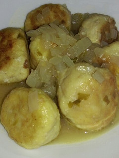 Una foto de Albóndigas de merluza y gambas