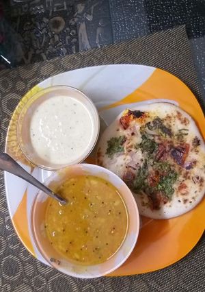 रवा उत्तपम (rava uttapam recipe in Hindi) रेसिपी मुख्य फोटो