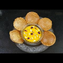 Aamras Poori A picture of Aamras Poori.