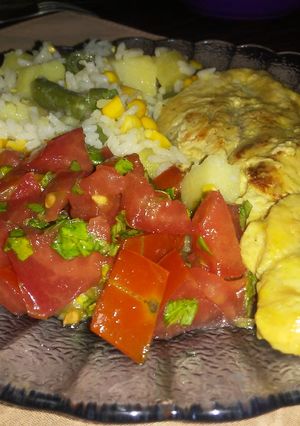 Una foto de Bife de pollo y ensalada...Cena liviana