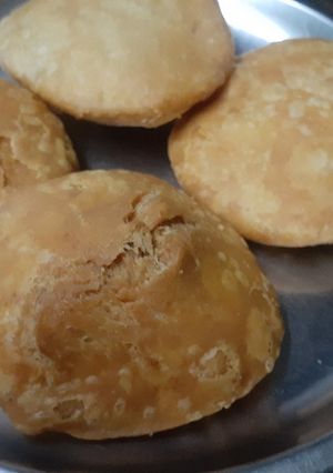 खस्ता कचौड़ी (khasta kachodi recipe in Hindi) रेसिपी मुख्य फोटो