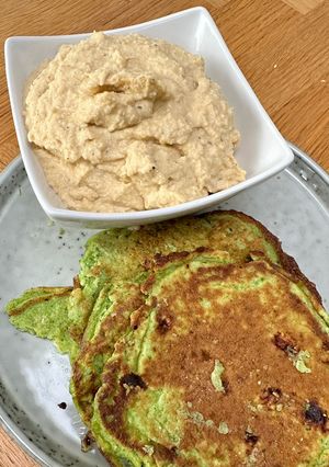 A picture of Hummus.