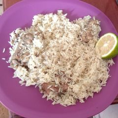 A picture of Chicken pilau.