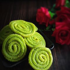 Aloo-Palak Chakli A picture of Aloo-Palak Chakli.