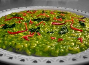 Foto di Risotto cavolo nero, crescenza e speck croccante 🥬🧀🥓