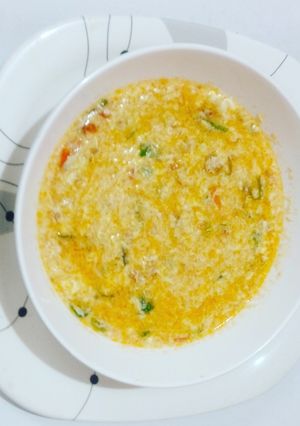 A picture of Egg drop soup.