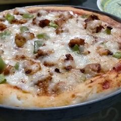 A picture of Creamy Pizza.