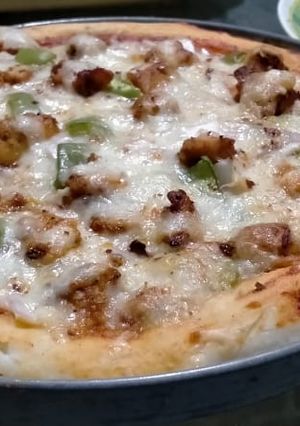 A picture of Creamy Pizza.