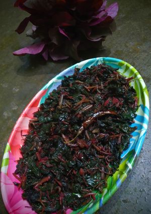 লাল শাক ভাজা (Laal shak bhaja recipe in Bengali) রেসিপির প্রধান ছবি