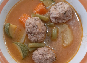 Una foto de Albóndigas en caldillo para principiantes