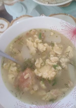 Una foto de Caldo caldence, con huevo frito