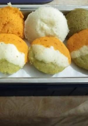 A picture of Tricolor Idli.
