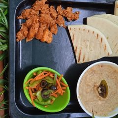 A picture of Shawarma platter.