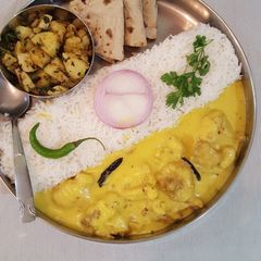 Kadhi, Chawal and Sukhe Aloo A picture of Kadhi, Chawal and Sukhe Aloo.