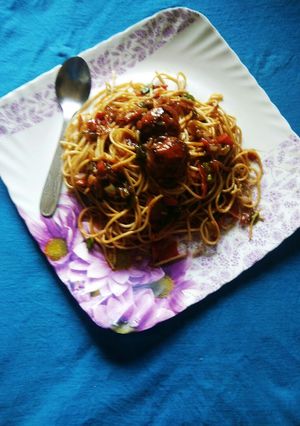 वेज चाउमिन (Veg Chowmein recipe in Hindi) रेसिपी मुख्य फोटो