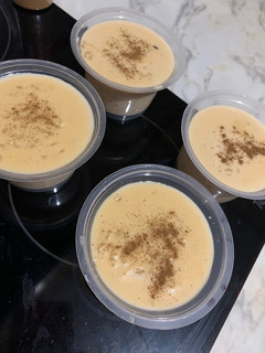 Una foto de Arroz con leche al Baileys