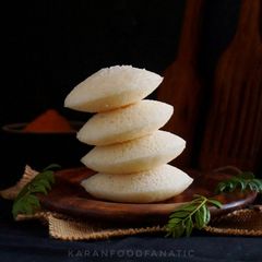 A picture of Rava Idli.