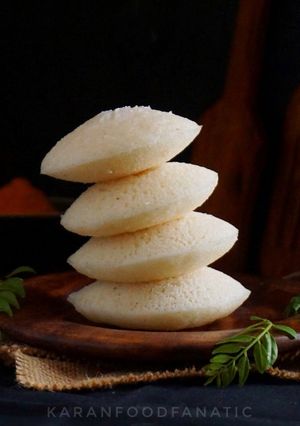 A picture of Rava Idli.