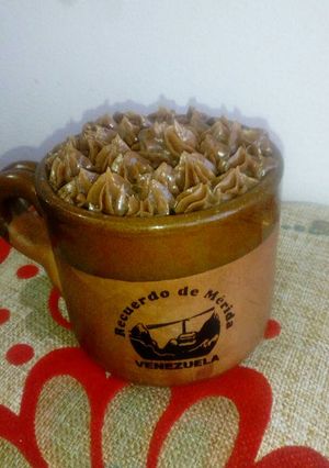 Una foto de CupCakes de Microonda y en una taza de Café
